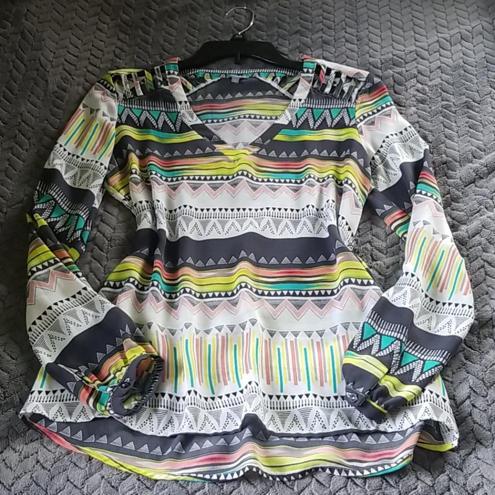 Beautiful vibrant top!